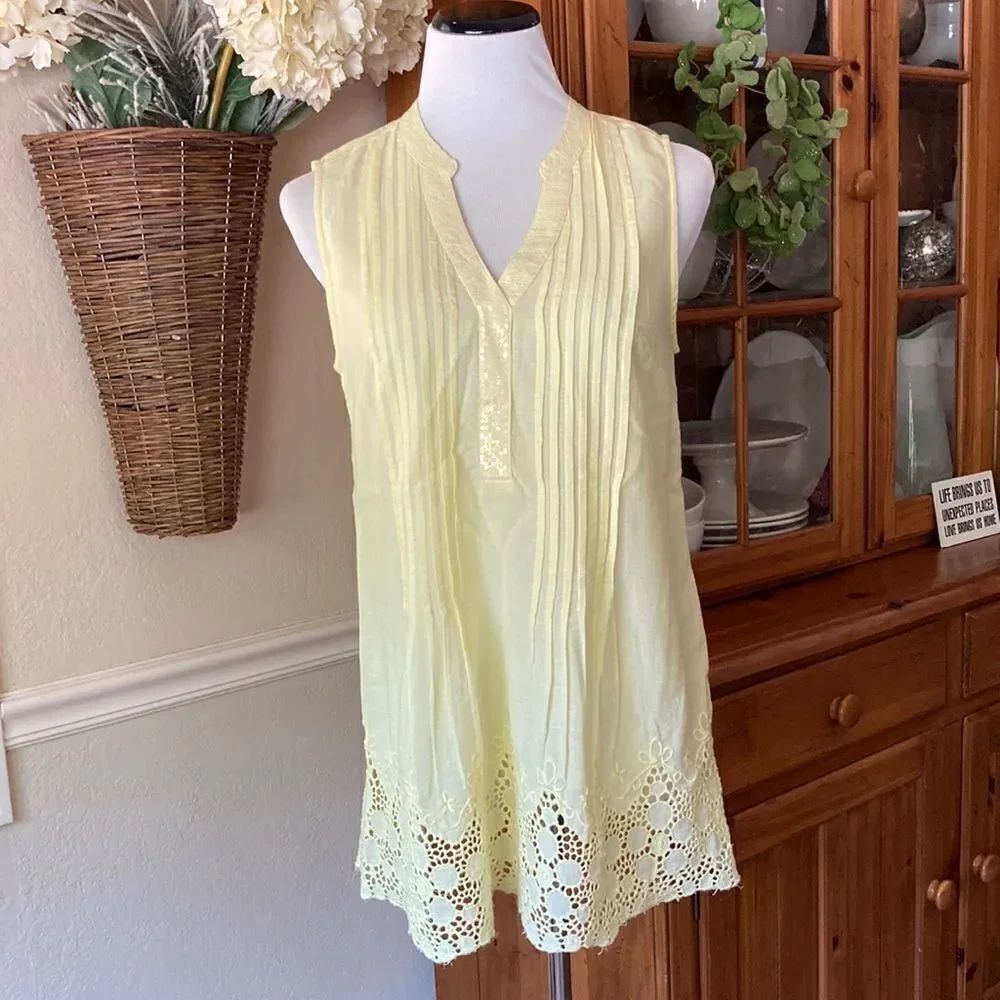 Style & Co. Soft Yellow V-Neck Long Line Eyelet Sleeveless Top Size Small